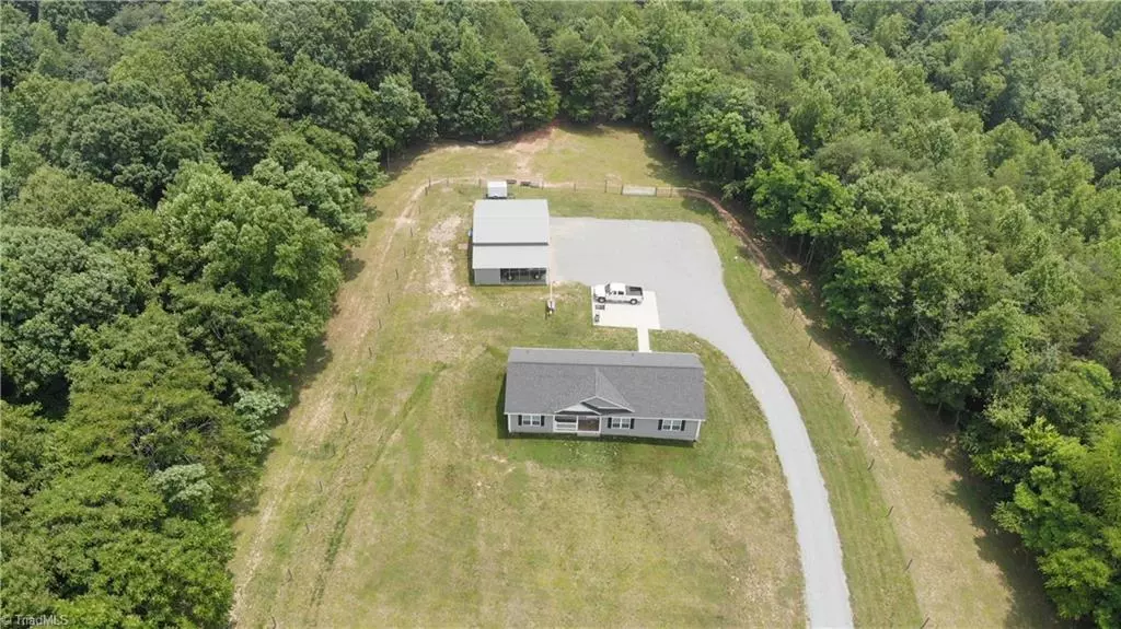 4050 Dodgetown RD, Walnut Cove, NC 27052