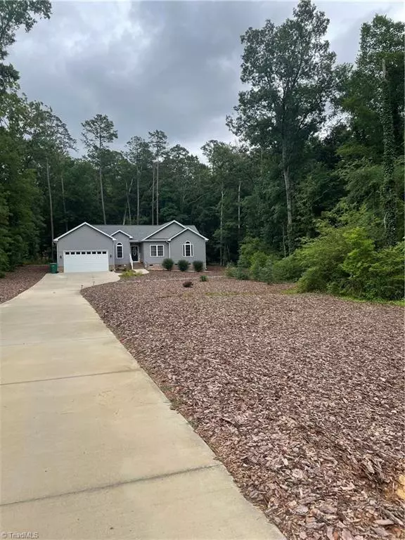 Oakboro, NC 28129,896 Sorrel LN