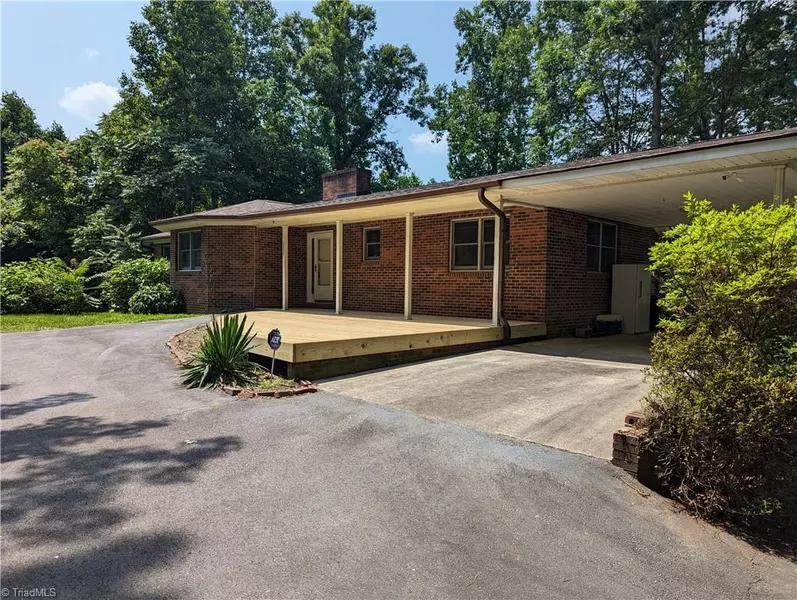 5896 Pine Hall RD, Walnut Cove, NC 27052