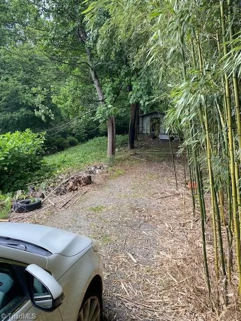 Millers Creek, NC 28651,202 Grove WAY