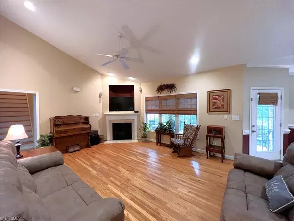 Stokesdale, NC 27357,8473 Hunting CT