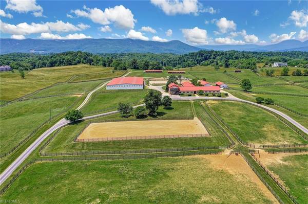 100 Equus LOOP, Natural Bridge, VA 24578