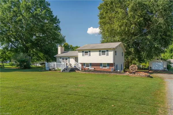 Tobaccoville, NC 27050,6549 Doral DR