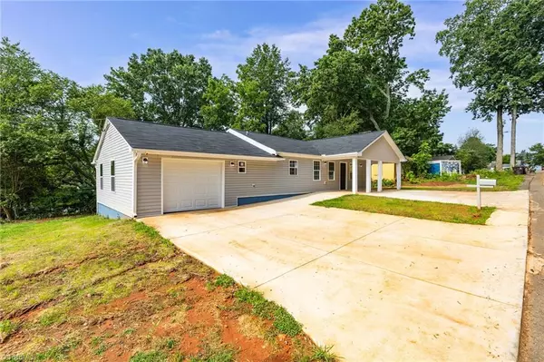 Winston Salem, NC 27107,838 Cassell ST