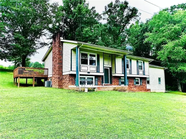 283 Mulberry Park RD, North Wilkesboro, NC 28659