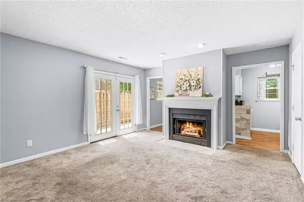 Winston Salem, NC 27103,2217 Stonecutter DR