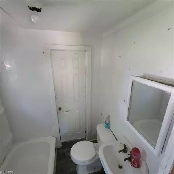 High Point, NC 27262,286 Dorothy ST