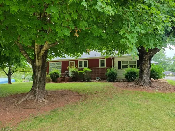 Dobson, NC 27017,738 N Main ST