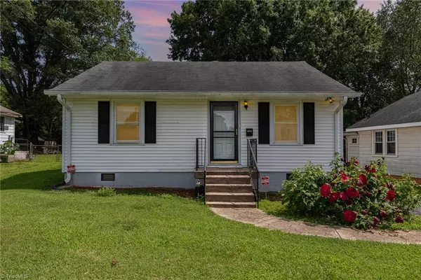 1924 Shelby LN, Winston Salem, NC 27107