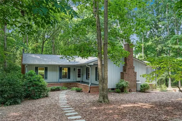 2523 Pleasant Ridge RD, Summerfield, NC 27358