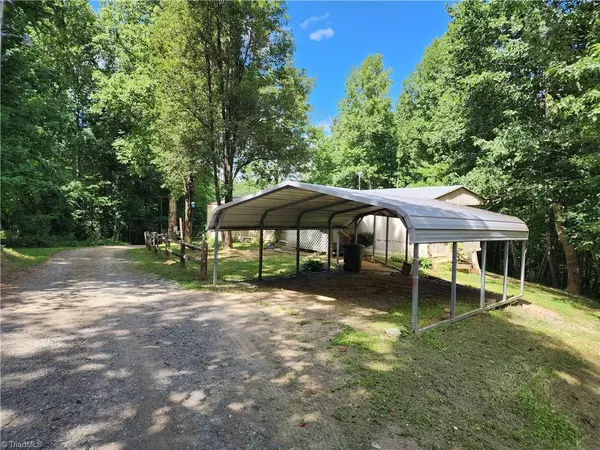 Lowgap, NC 27024,134 Jasper LN