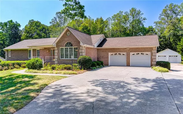 Lexington, NC 27295,577 Ridgeway LN