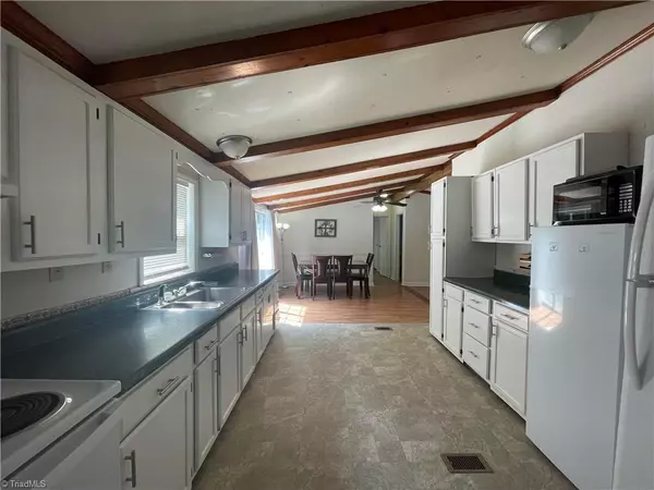 Archdale, NC 27263,5946 Boulder DR