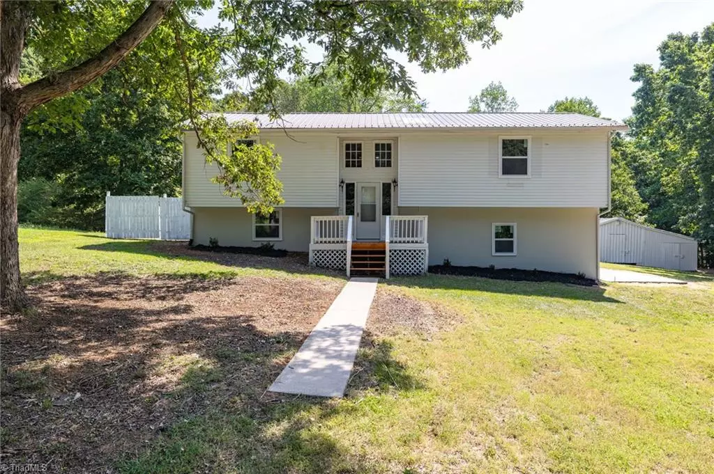 Lexington, NC 27295,175 Meadow LN