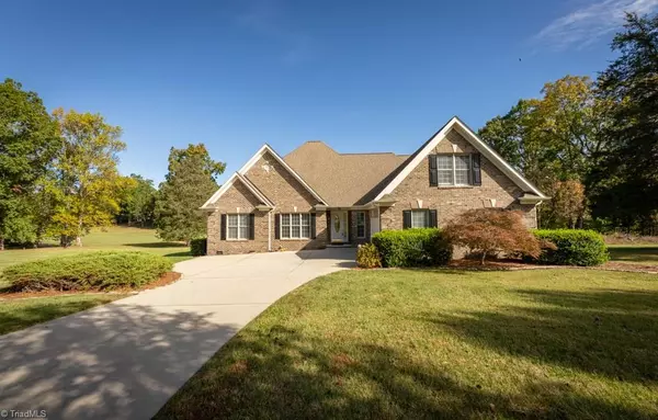 510 Mashie DR, Summerfield, NC 27358