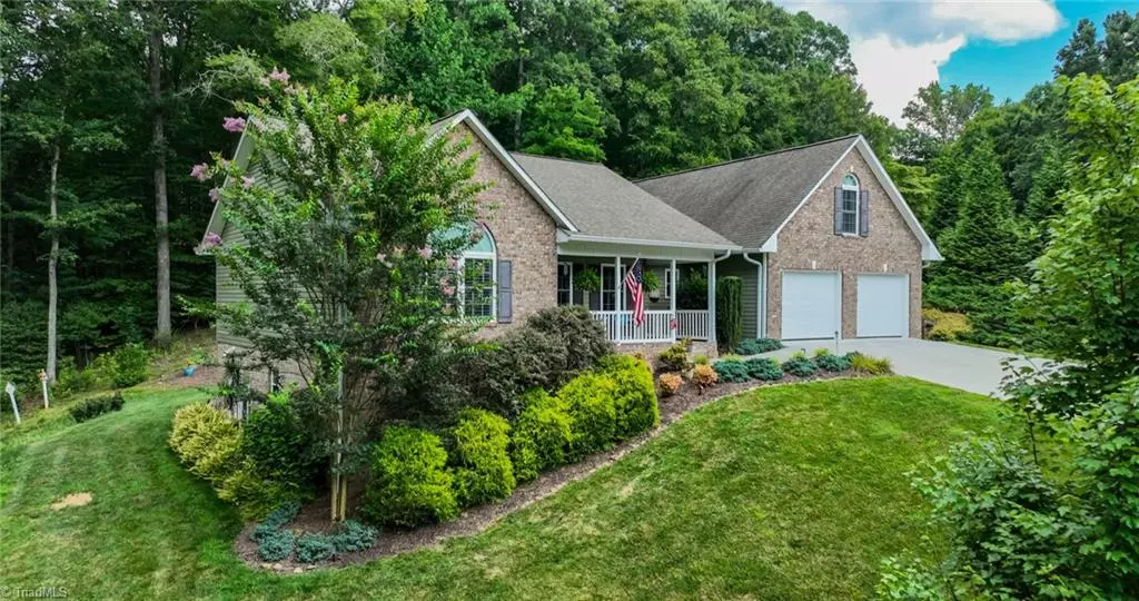 Wilkesboro, NC 28697,140 Country Club Hills LN
