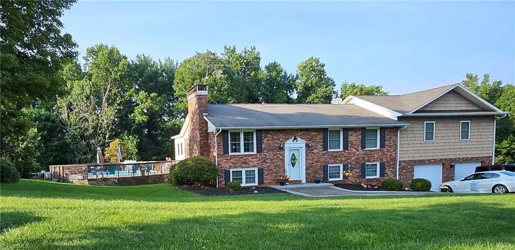 North Wilkesboro, NC 28659,277 Hunter Hills ST