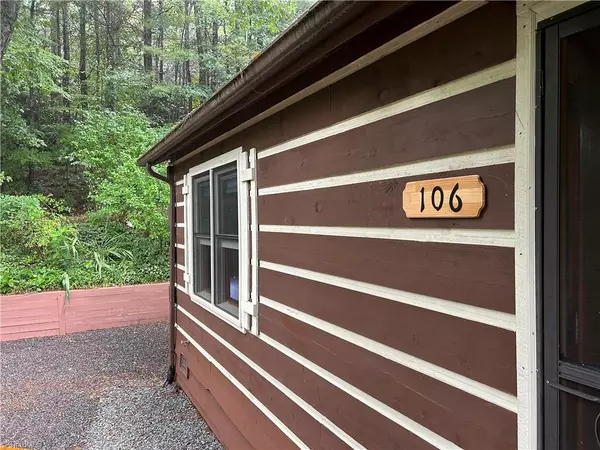 Boone, NC 28607,106 Hemlock Edge