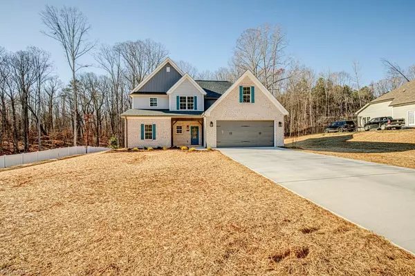 976 Kapstone XING, Lexington, NC 27295