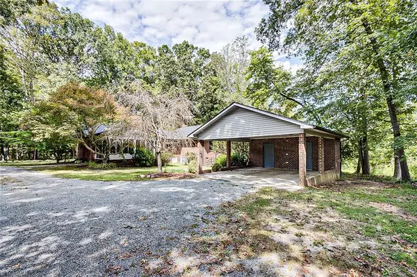 Ramseur, NC 27316,5372 Hinshaw Town RD