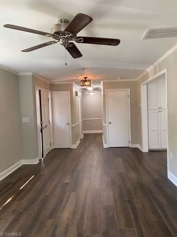 Winston Salem, NC 27103,2731 Cherokee LN