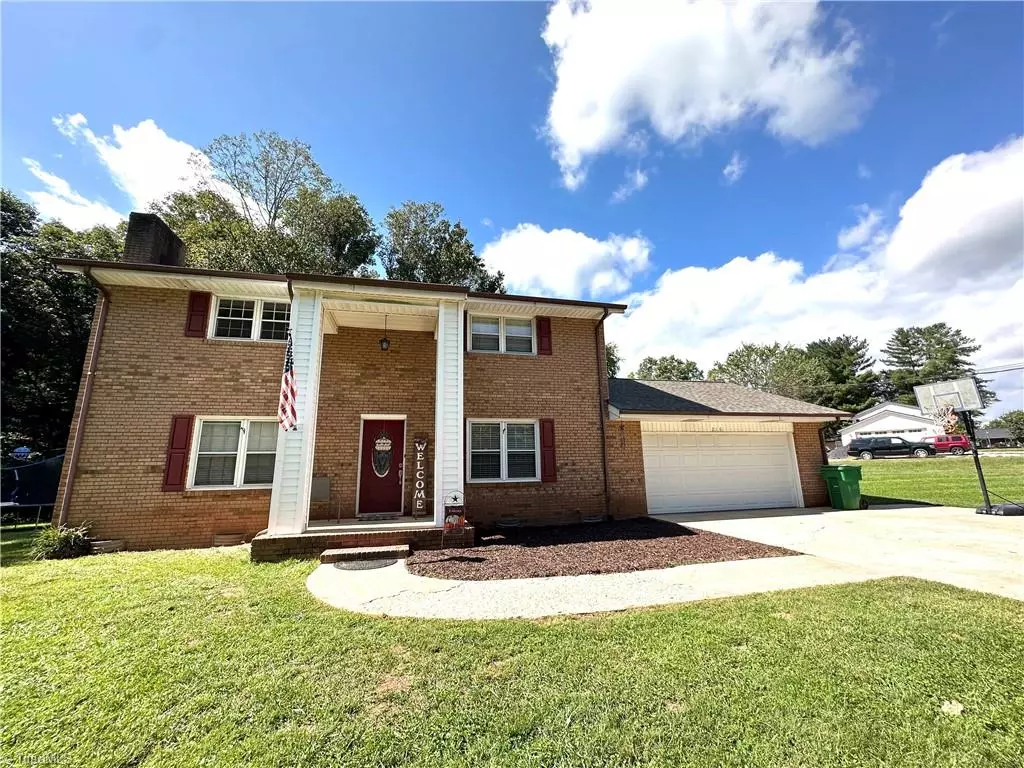 North Wilkesboro, NC 28659,216 Belle Ridge ST