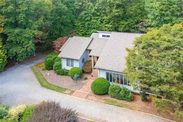 Oak Ridge, NC 27310,8230 Hunting Cog RD