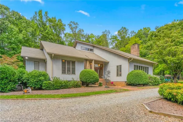 Oak Ridge, NC 27310,8230 Hunting Cog RD