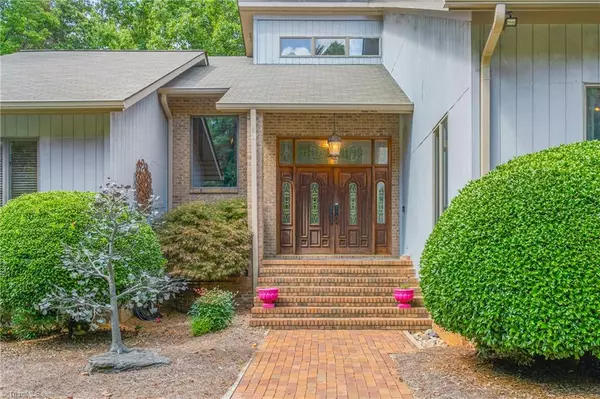 Oak Ridge, NC 27310,8230 Hunting Cog RD