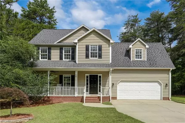 6926 Wooden Rail LN, Summerfield, NC 27358