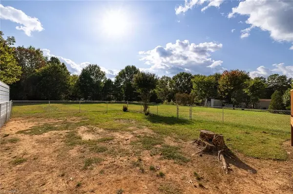 Stoneville, NC 27410,131 Stones throw RD