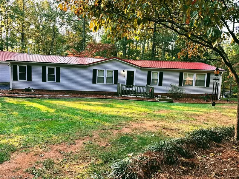 1720 Flat Rock RD, Reidsville, NC 27320