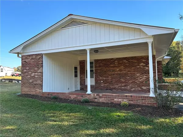 Hamptonville, NC 27020,3432 Us Highway 21