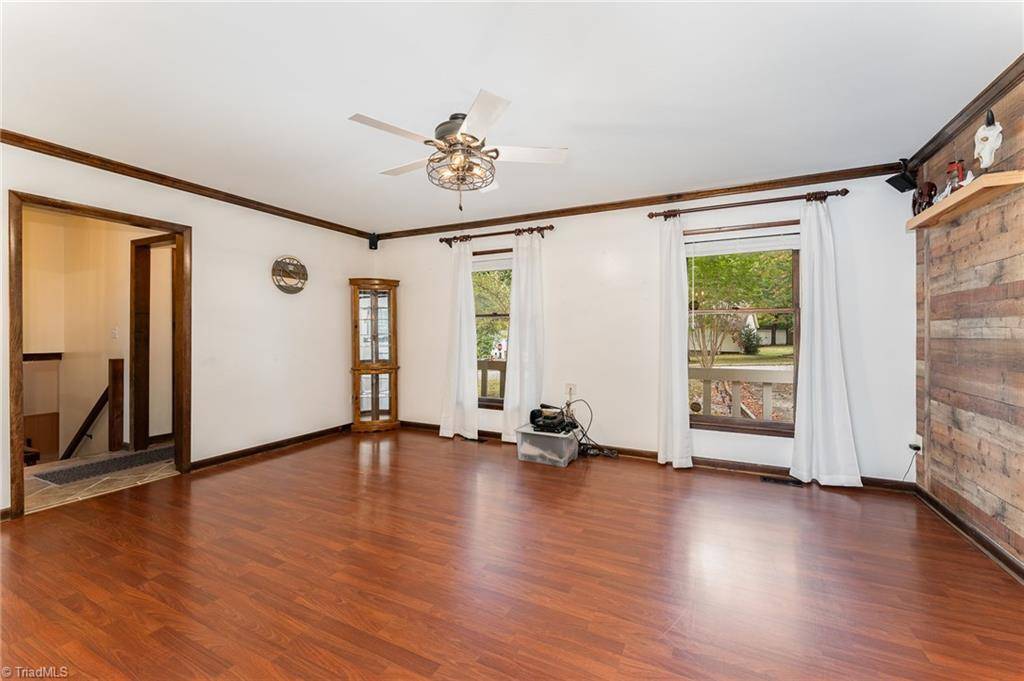 Kernersville, NC 27284,300 Lakeside DR