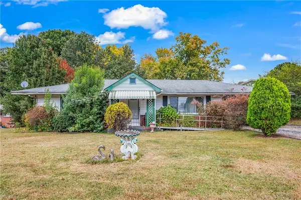 2849 Emerson ST, Winston Salem, NC 27127