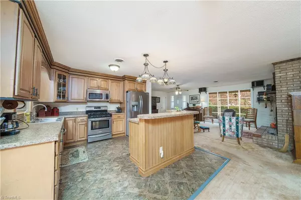 Kernersville, NC 27284,822 Matt RD