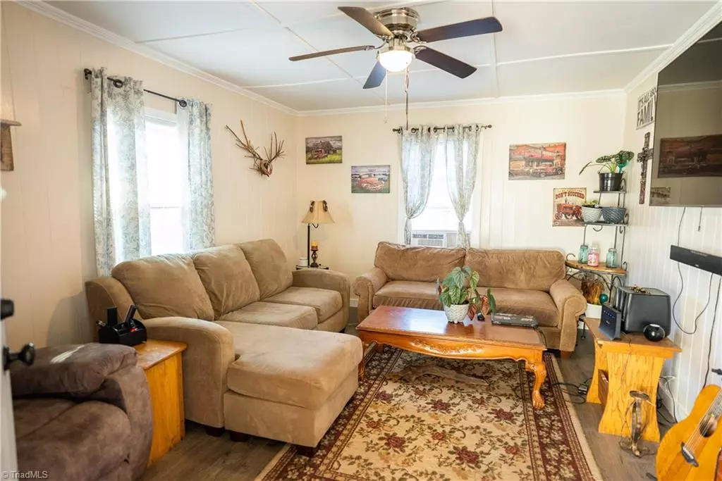 North Wilkesboro, NC 28659,1009 7th ST
