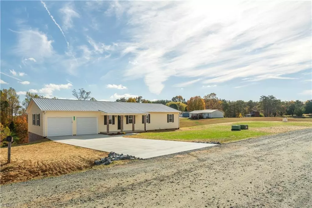 Yadkinville, NC 27055,1100 Mahaney LN