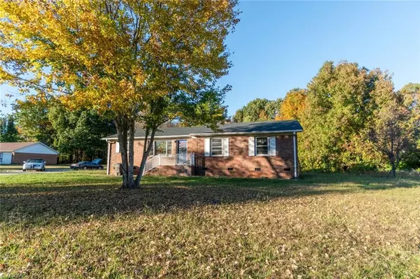 267 Deerfield Country RD, Randleman, NC 27317