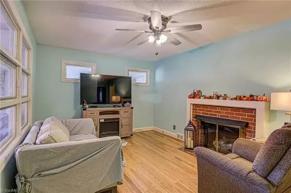 Winston Salem, NC 27103,1212 Bolton ST