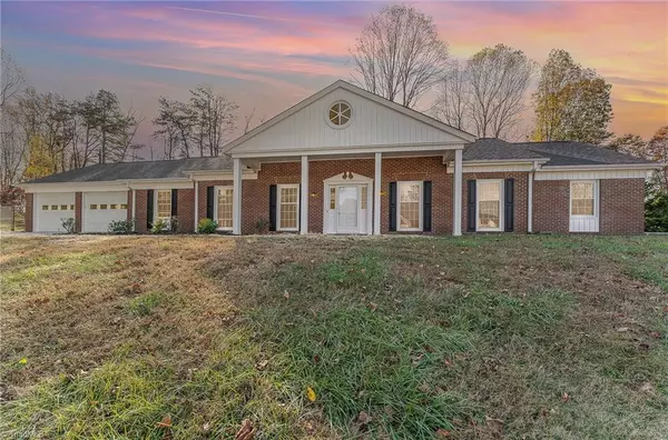 620 Meadowland RD, Kernersville, NC 27284