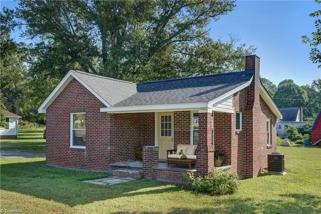 Stoneville, NC 27048,406 N Henry ST