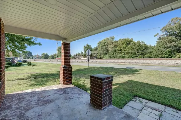 Stoneville, NC 27048,406 N Henry ST