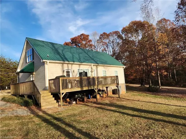 Yadkinville, NC 27055,1724 Helton RD