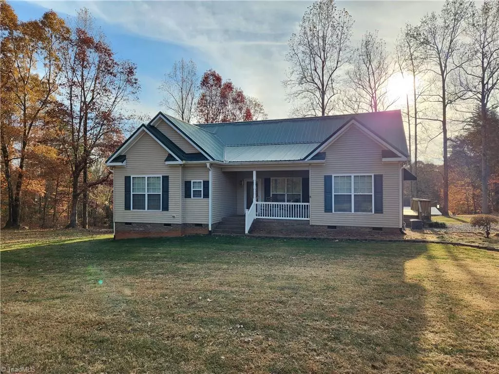 Yadkinville, NC 27055,1724 Helton RD