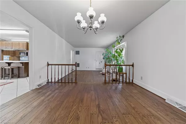 Oak Ridge, NC 27310,4532 Peeples RD