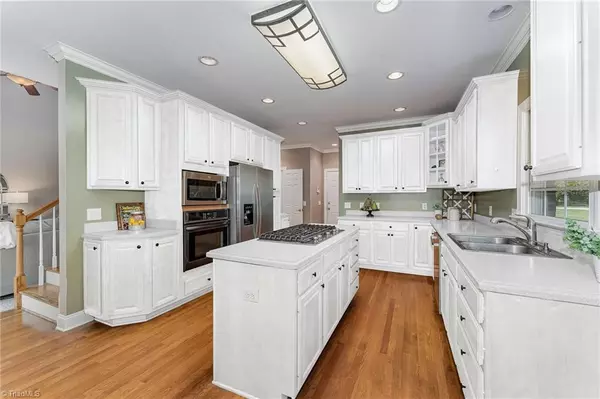 Oak Ridge, NC 27310,6118 Chalet DR