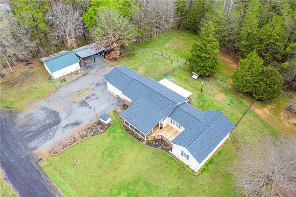 Yadkinville, NC 27055,3545 Whippoorwill RD