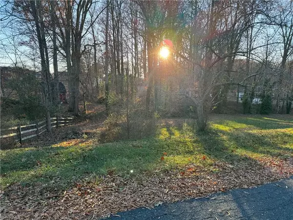 455 Lynnhaven Park DR, Winston Salem, NC 27107