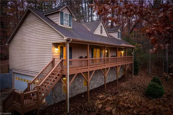 Lenoir, NC 28645,1009 Hawthorne DR NE